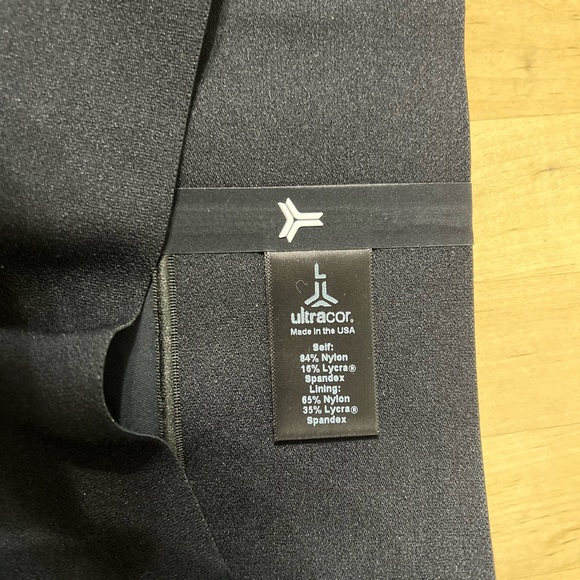 NEW Ultracor Lux Essential Ultimate Black Legging, ultra high rise, SZ L - Picture 5 of 6